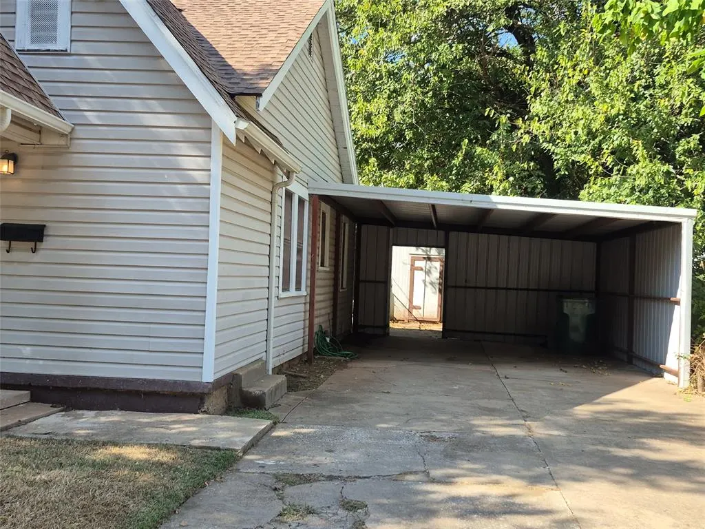 Photo 4 — 1721 NE 15th Street, Oklahoma City, OK 73117