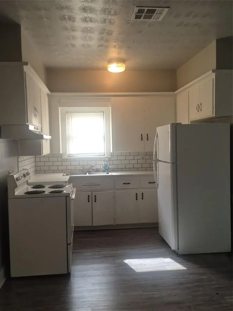 Photo 16 — 1721 NE 15th Street, Oklahoma City, OK 73117
