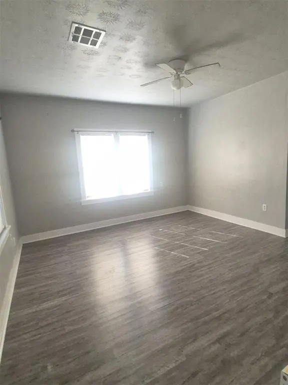 Photo 10 — 1721 NE 15th Street, Oklahoma City, OK 73117
