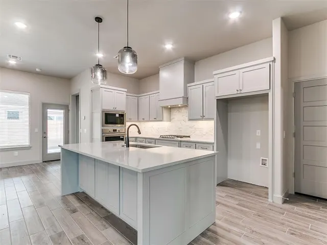 Photo 4 — 16108 Segovia Drive, Oklahoma City, OK 73170