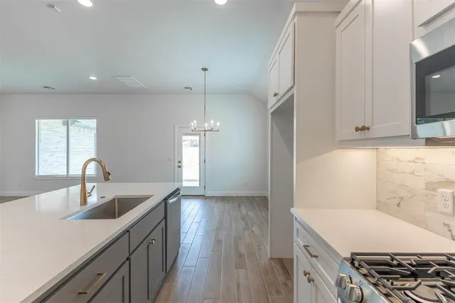 Photo 5 — 16025 Catalonia Place, Oklahoma City, OK 73170