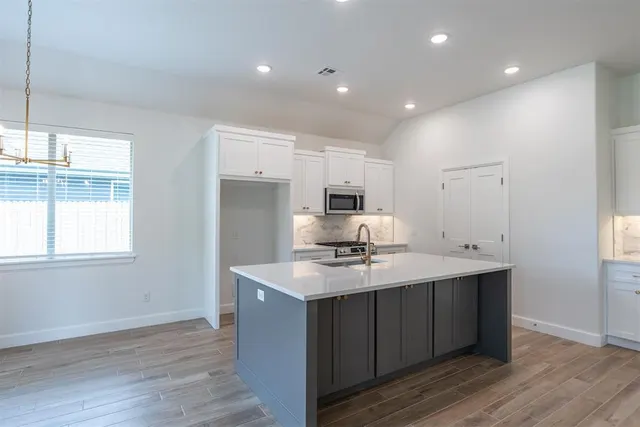 Photo 3 — 16025 Catalonia Place, Oklahoma City, OK 73170