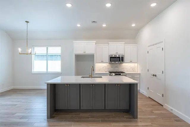 Photo 2 — 16025 Catalonia Place, Oklahoma City, OK 73170