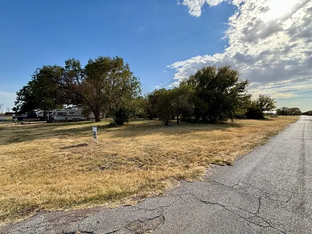 Photo 4 — 207 N Elm Street, Granite, OK 73547