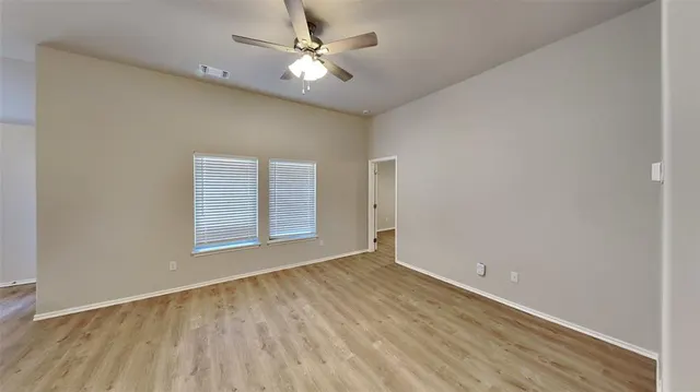 Photo 4 — 9020 NW 127th Terrace, Yukon, OK 73099