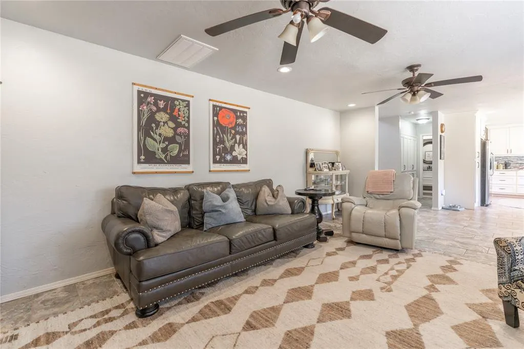 Photo 7 — 709 Rock Hollow Road, Edmond, OK 73034