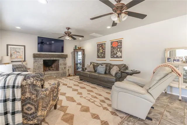 Photo 8 — 709 Rock Hollow Road, Edmond, OK 73034