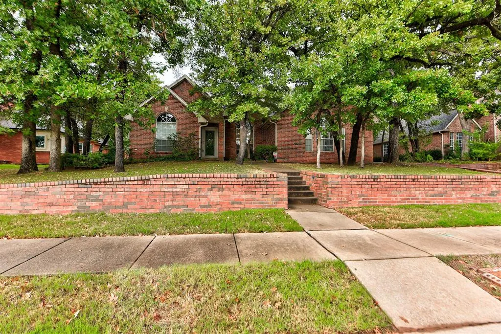 Photo 3 — 9 N Crosstimber Trail, Edmond, OK 73034