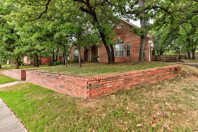Photo 4 — 9 N Crosstimber Trail, Edmond, OK 73034