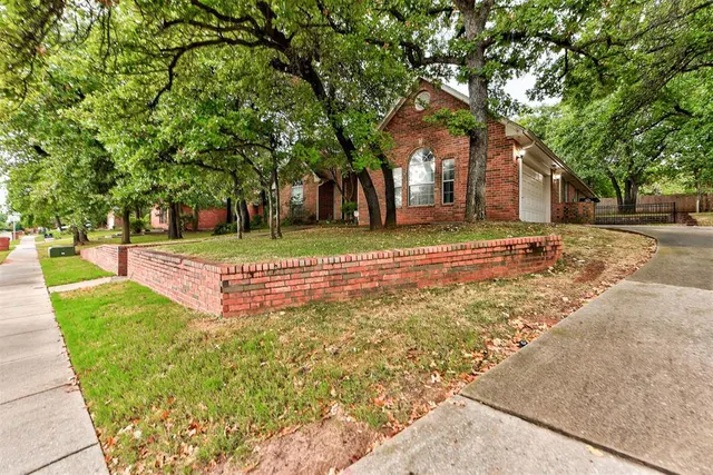 Photo 5 — 9 N Crosstimber Trail, Edmond, OK 73034