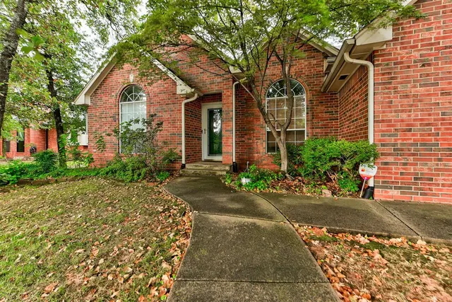 Photo 7 — 9 N Crosstimber Trail, Edmond, OK 73034