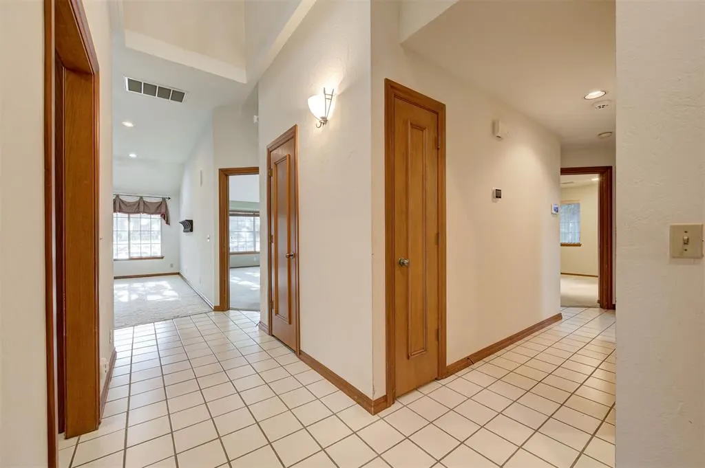 Photo 13 — 9 N Crosstimber Trail, Edmond, OK 73034