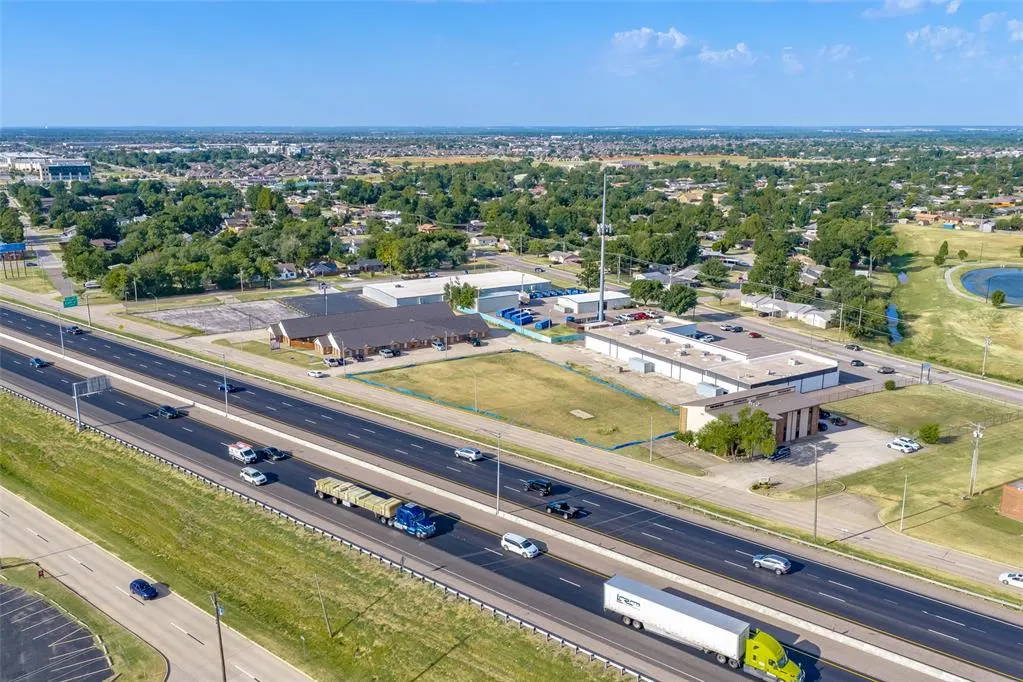Photo 6 — 301 N Interstate 35 Service Road, Moore, OK 73160