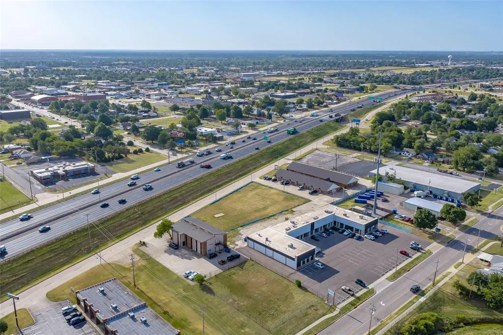 Photo 12 — 301 N Interstate 35 Service Road, Moore, OK 73160