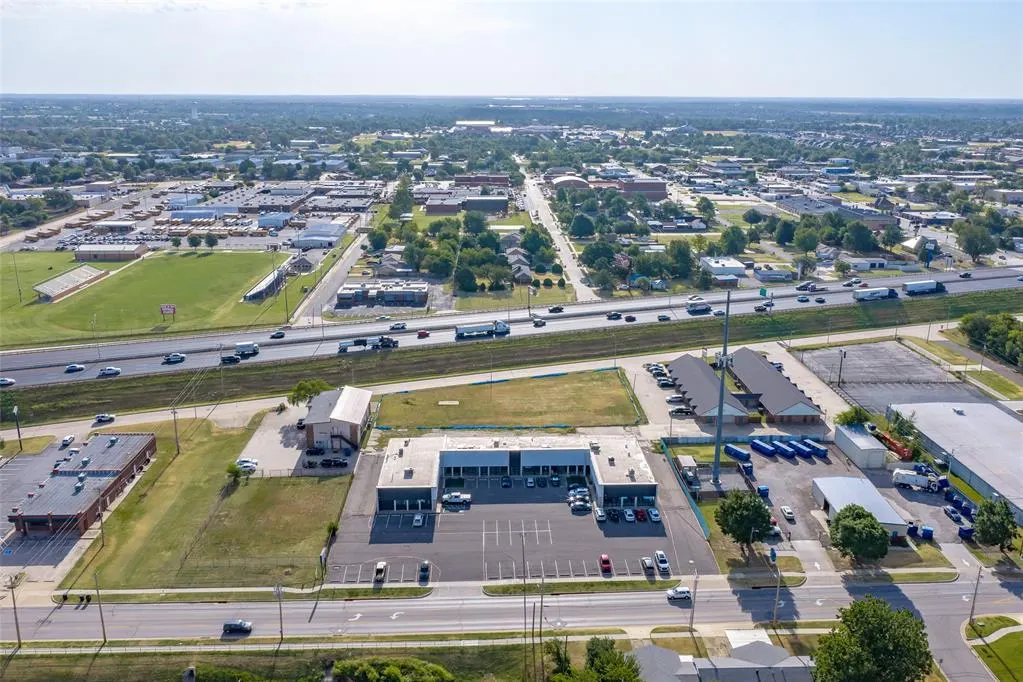 Photo 13 — 301 N Interstate 35 Service Road, Moore, OK 73160