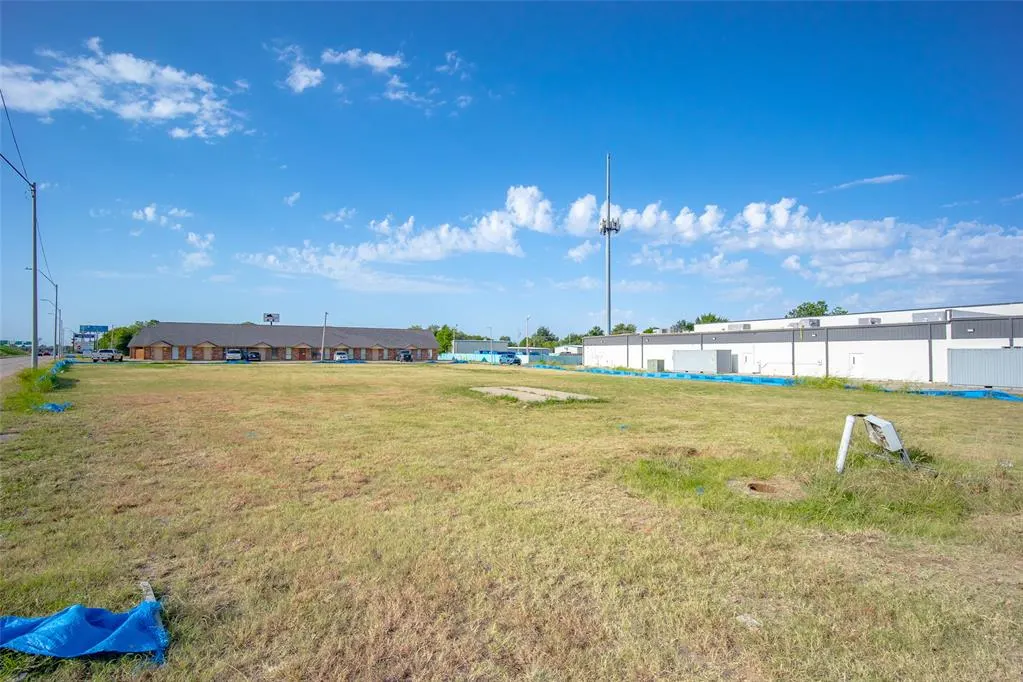 Photo 20 — 301 N Interstate 35 Service Road, Moore, OK 73160