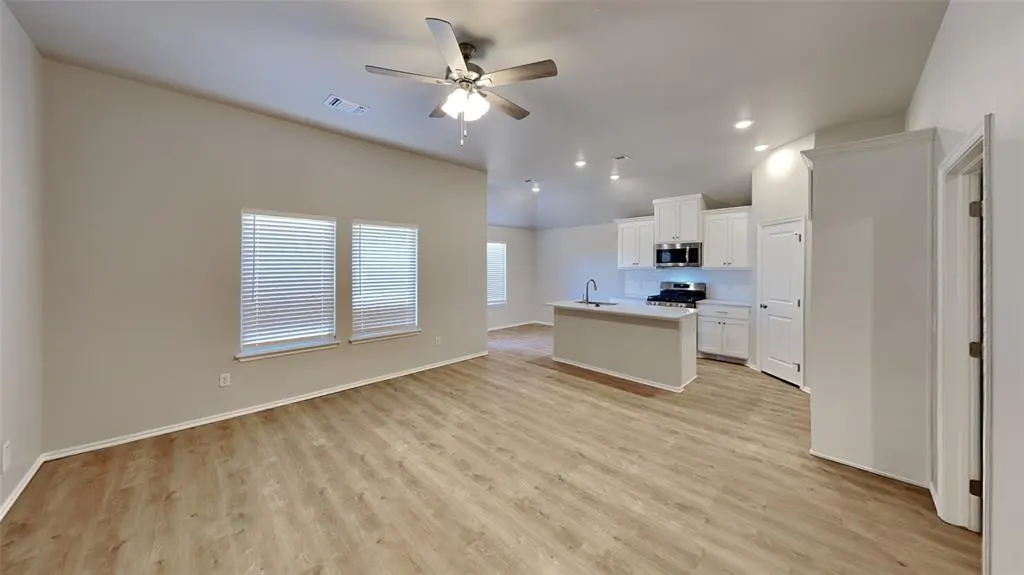 Photo 5 — 12704 Elba Drive, Yukon, OK 73099
