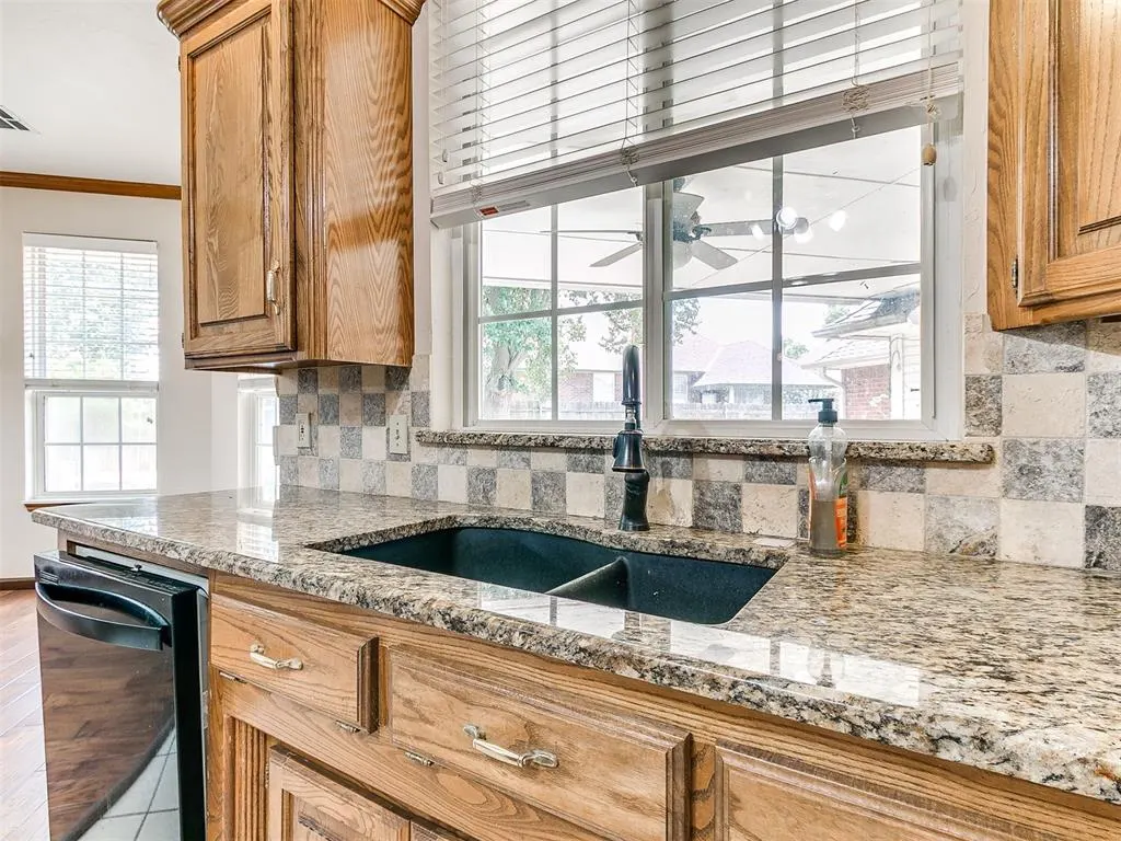 Photo 12 — 11008 Wineview Drive, Oklahoma City, OK 73170