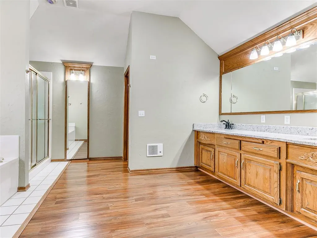 Photo 13 — 11008 Wineview Drive, Oklahoma City, OK 73170