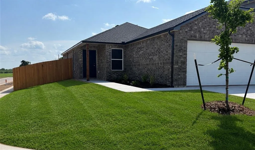 Photo 2 — 920140 Green Street, Wellston, OK 74881