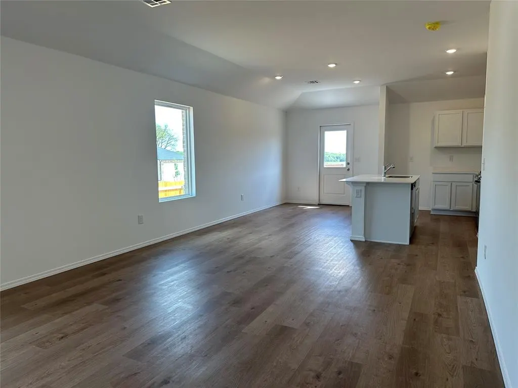 Photo 4 — 920140 Green Street, Wellston, OK 74881