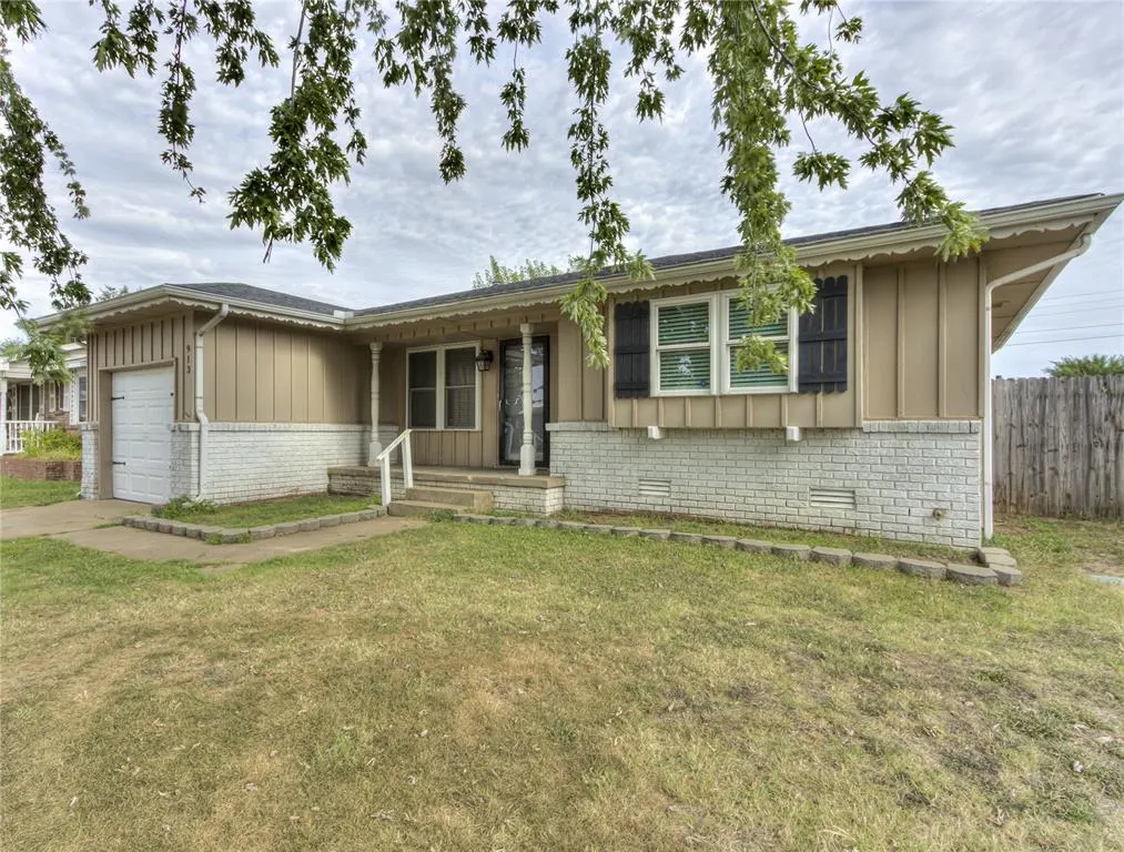 Front exterior — 913 W Mitchell Drive, Midwest City, OK 73110