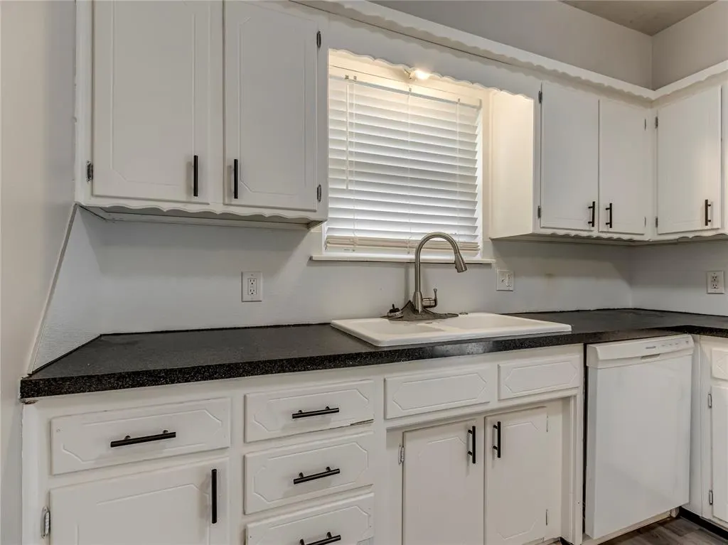 Photo 8 — 913 W Mitchell Drive, Midwest City, OK 73110