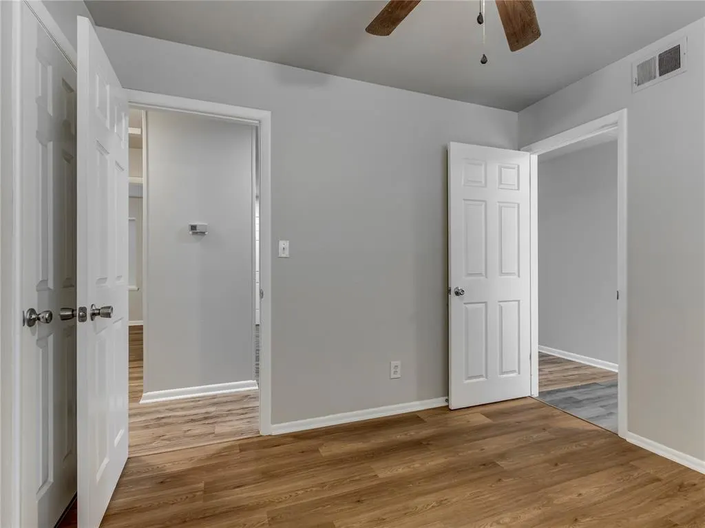 Photo 14 — 913 W Mitchell Drive, Midwest City, OK 73110