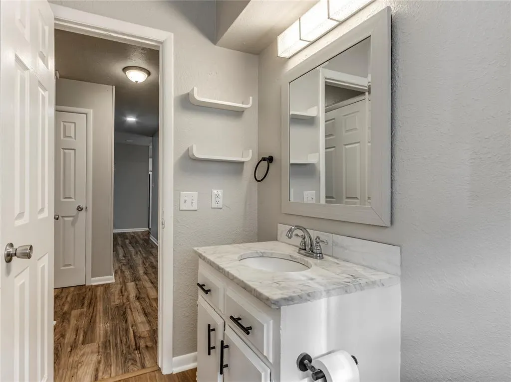 Photo 18 — 913 W Mitchell Drive, Midwest City, OK 73110