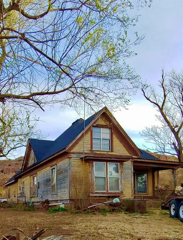 Photo 4 — 200 W Mountain Avenue, Granite, OK 73547