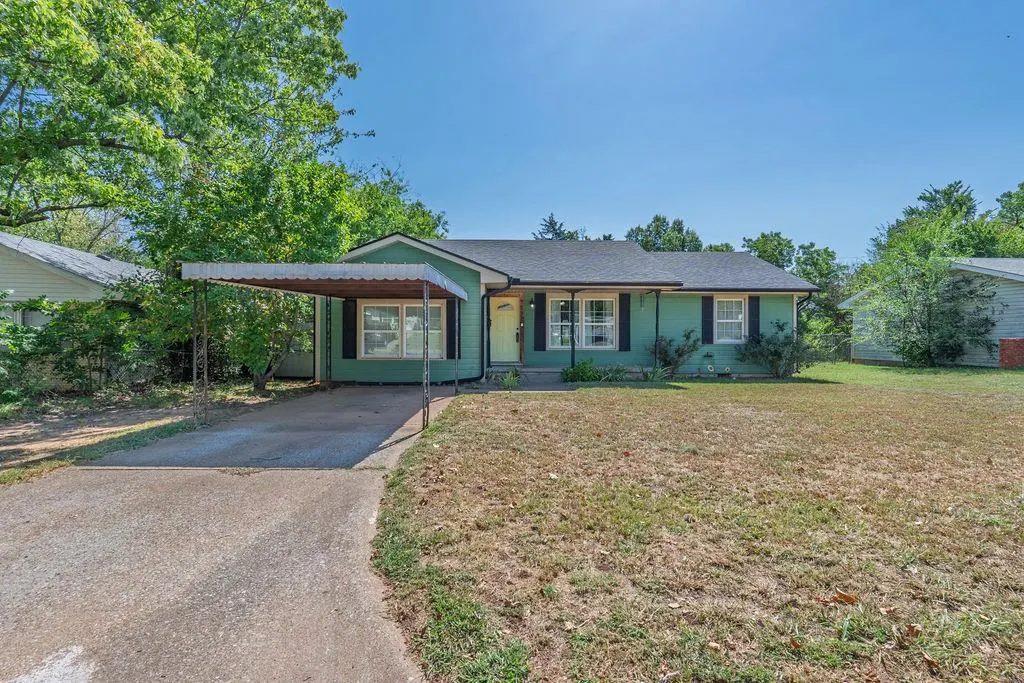 Front exterior — 1711 N Rickey Road, Shawnee, OK 74804