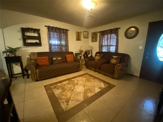 Photo 5 — 6112 NW 55th Street, Warr Acres, OK 73122