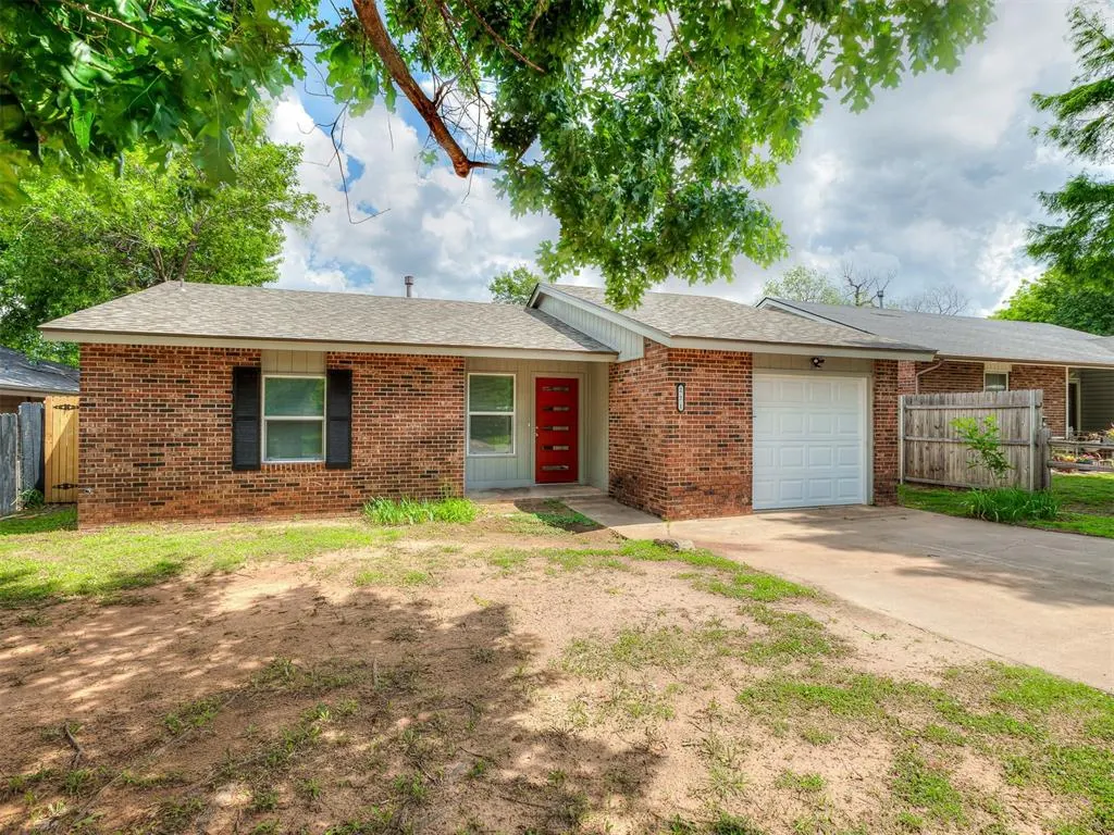 Photo 3 — 221 W Wayne Street, Edmond, OK 73003