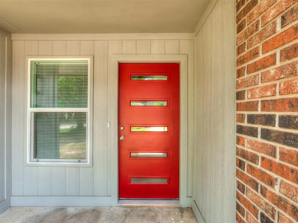 Photo 4 — 221 W Wayne Street, Edmond, OK 73003