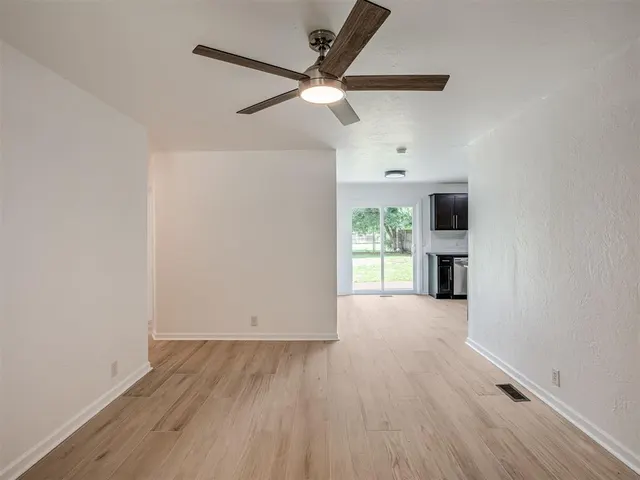 Photo 7 — 221 W Wayne Street, Edmond, OK 73003