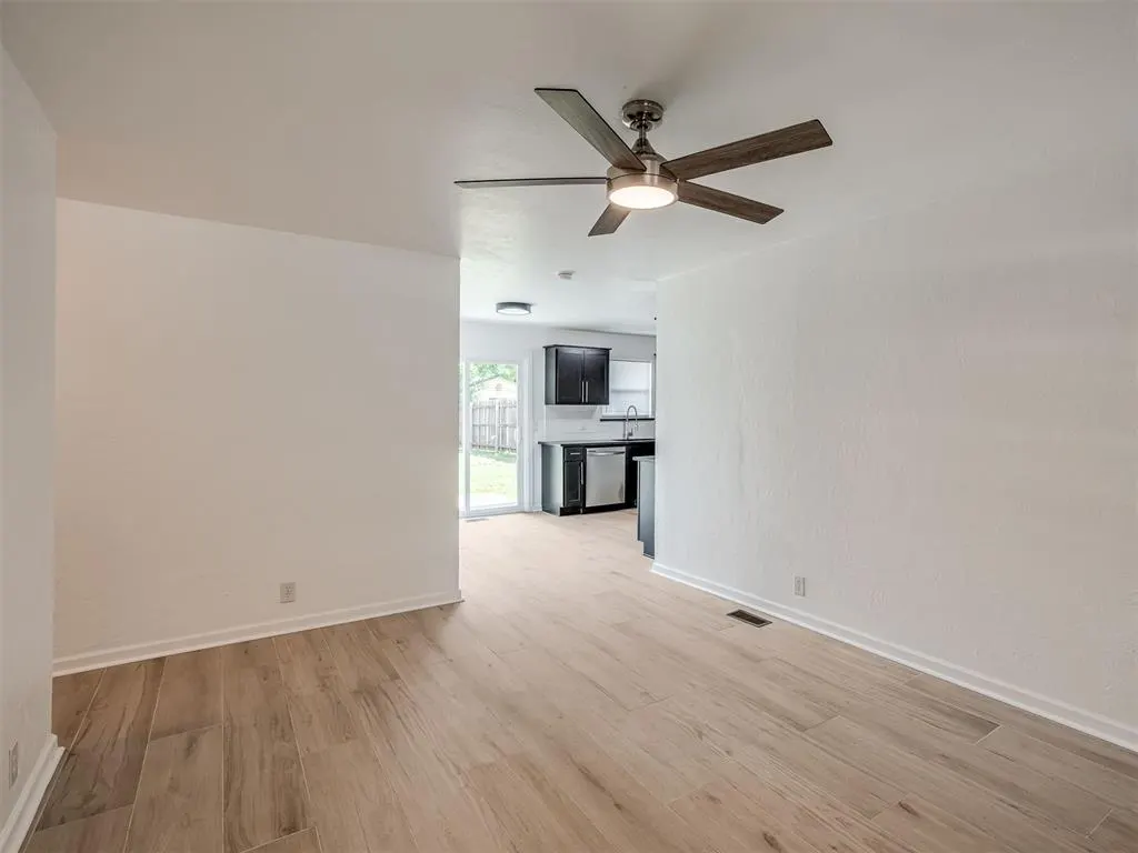 Photo 8 — 221 W Wayne Street, Edmond, OK 73003