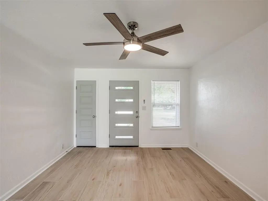 Photo 9 — 221 W Wayne Street, Edmond, OK 73003