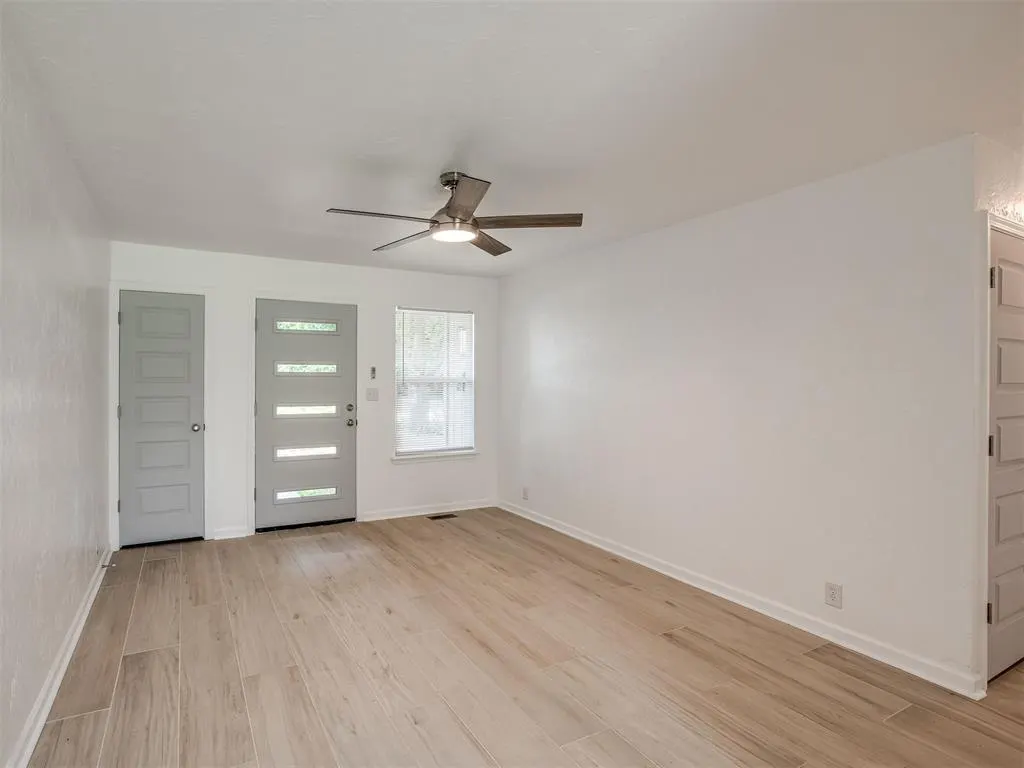 Photo 10 — 221 W Wayne Street, Edmond, OK 73003