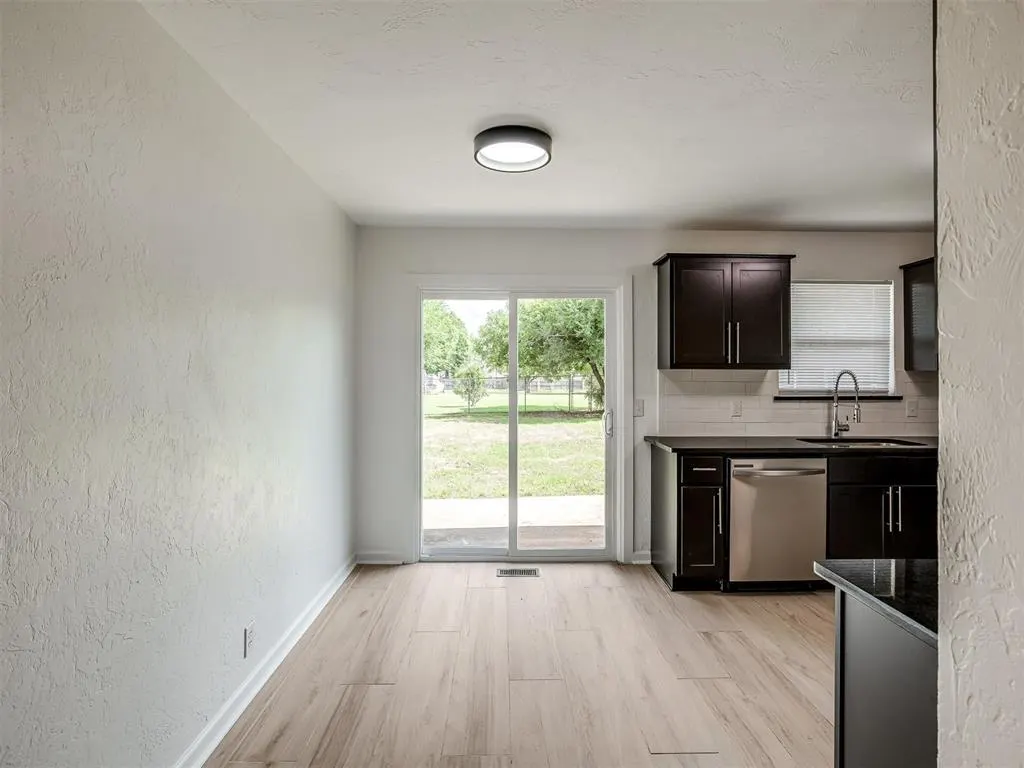 Photo 12 — 221 W Wayne Street, Edmond, OK 73003