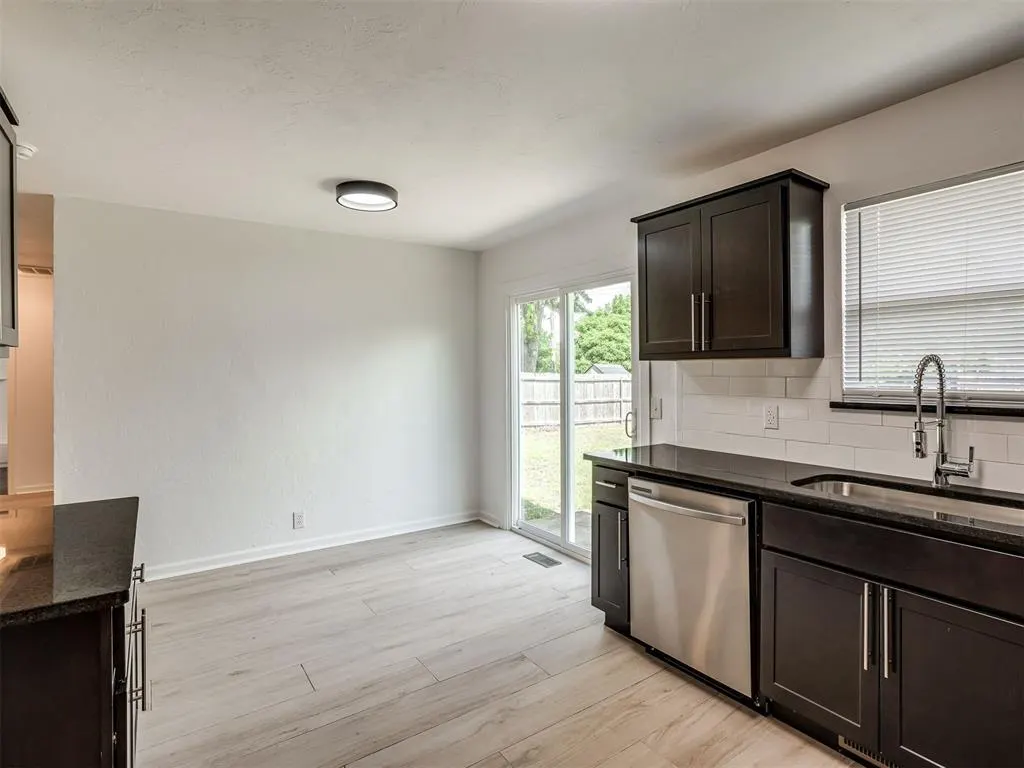 Photo 18 — 221 W Wayne Street, Edmond, OK 73003