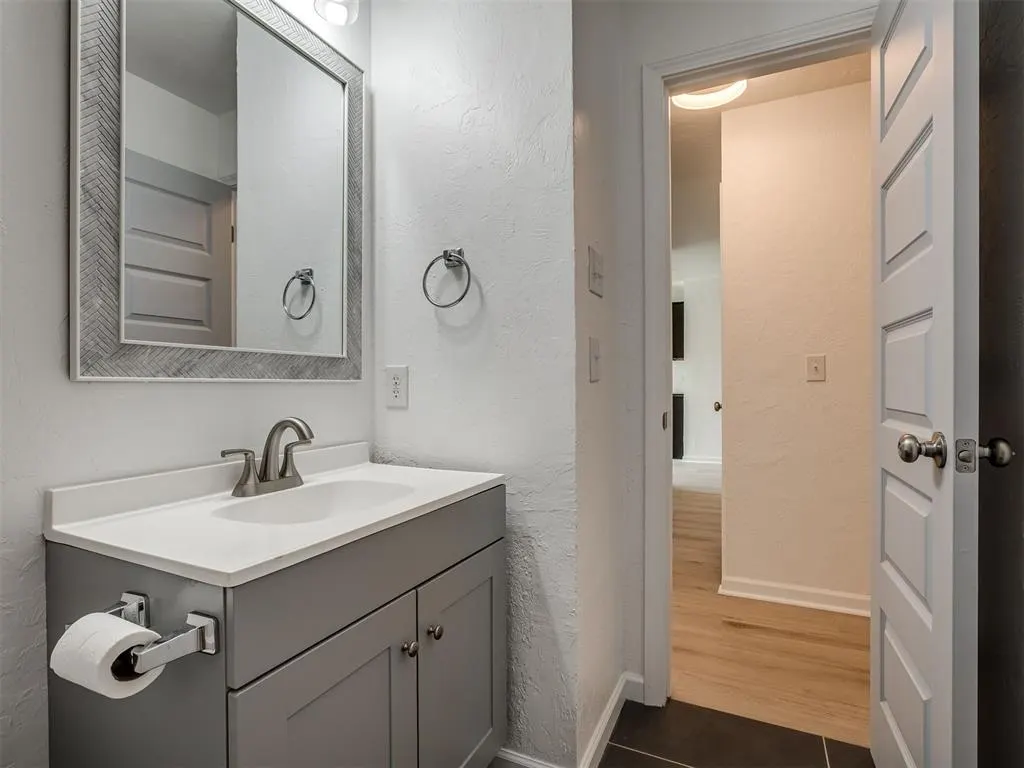 Photo 37 — 221 W Wayne Street, Edmond, OK 73003