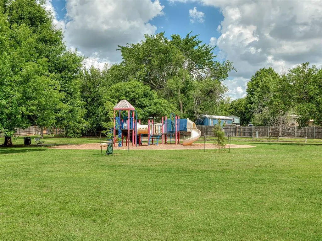 Photo 44 — 221 W Wayne Street, Edmond, OK 73003