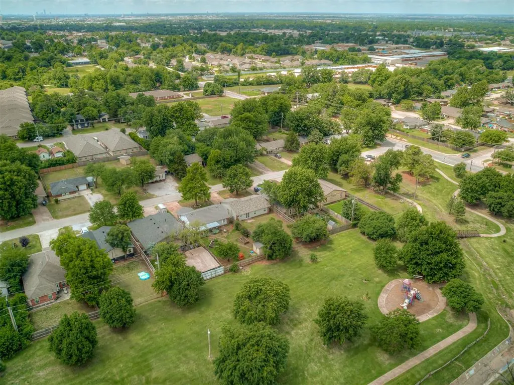 Photo 47 — 221 W Wayne Street, Edmond, OK 73003