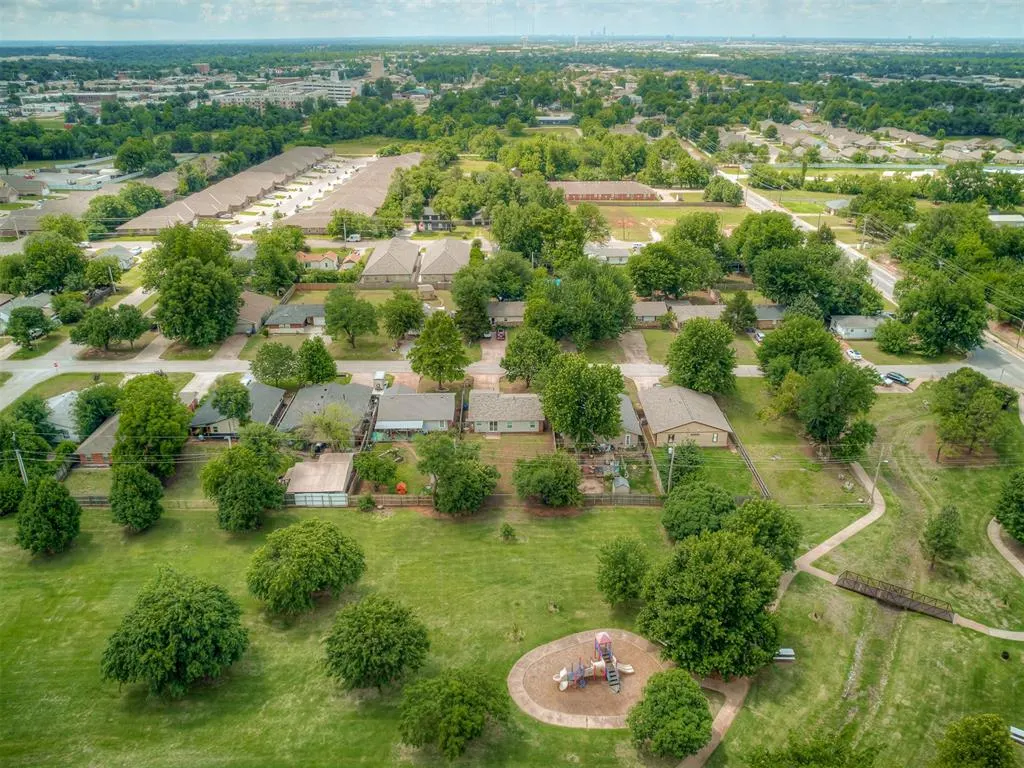 Photo 48 — 221 W Wayne Street, Edmond, OK 73003