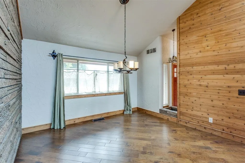 Photo 12 — 4625 NW 33rd Terrace, Oklahoma City, OK 73122