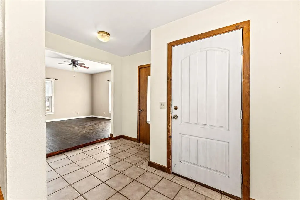 Photo 3 — 618 N State Street, Weatherford, OK 73096