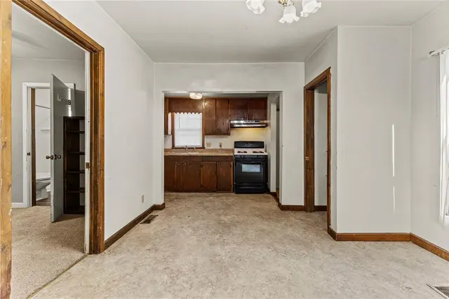Photo 8 — 618 N State Street, Weatherford, OK 73096
