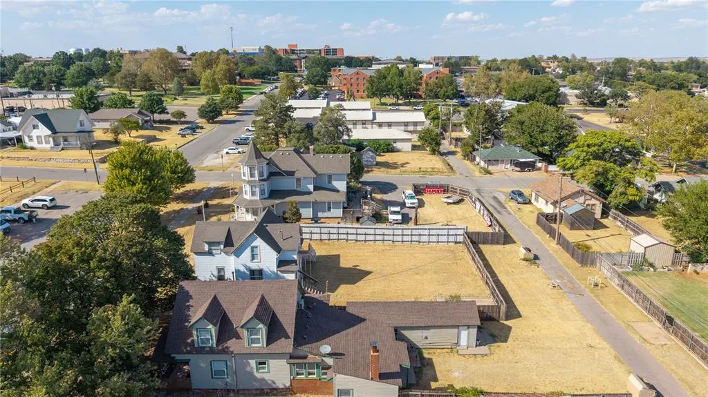 Photo 34 — 618 N State Street, Weatherford, OK 73096