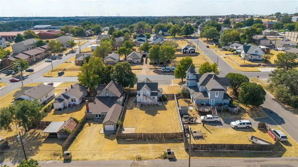 Photo 38 — 618 N State Street, Weatherford, OK 73096