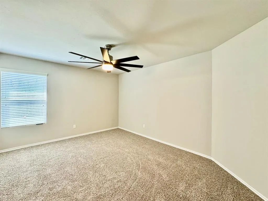 Photo 9 — 933 Klare Lane, Oklahoma City, OK 73130